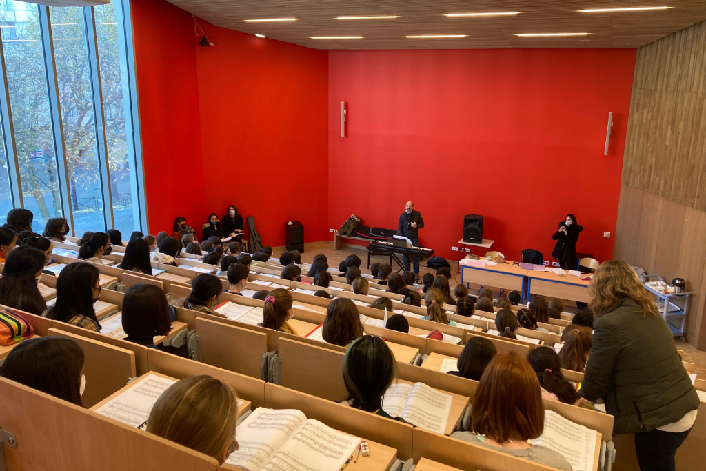 Répétition avec David Levi et les élèves des Collèges Claude Monet, Gabriel Fauré et Germaine Tillon, le 23 novembre 2021